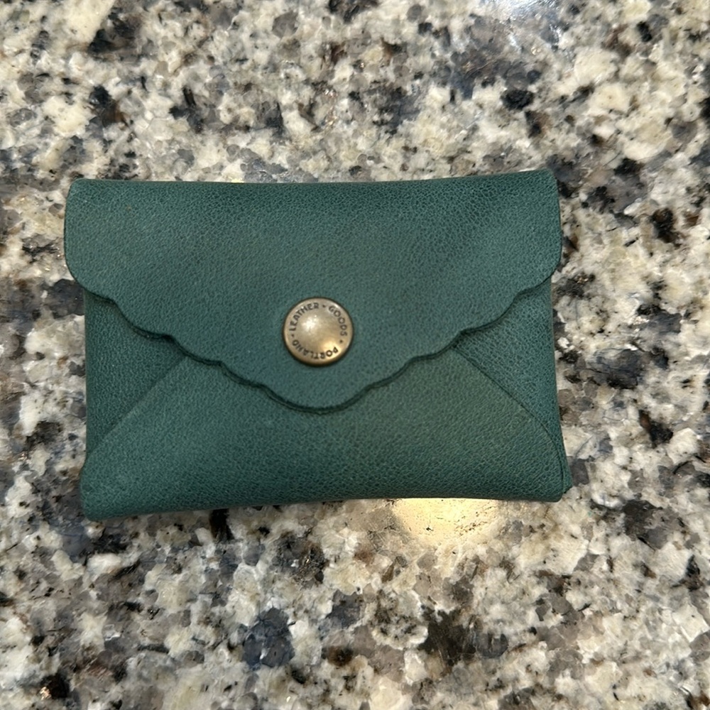 Portland Leather AP Mini Daisy wallet. New!